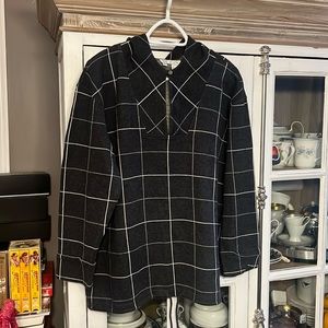 NWOT SAKS FIFTH AVENUE REAL CLOTHES GREY CHECKERED HOODED SWEATER, L